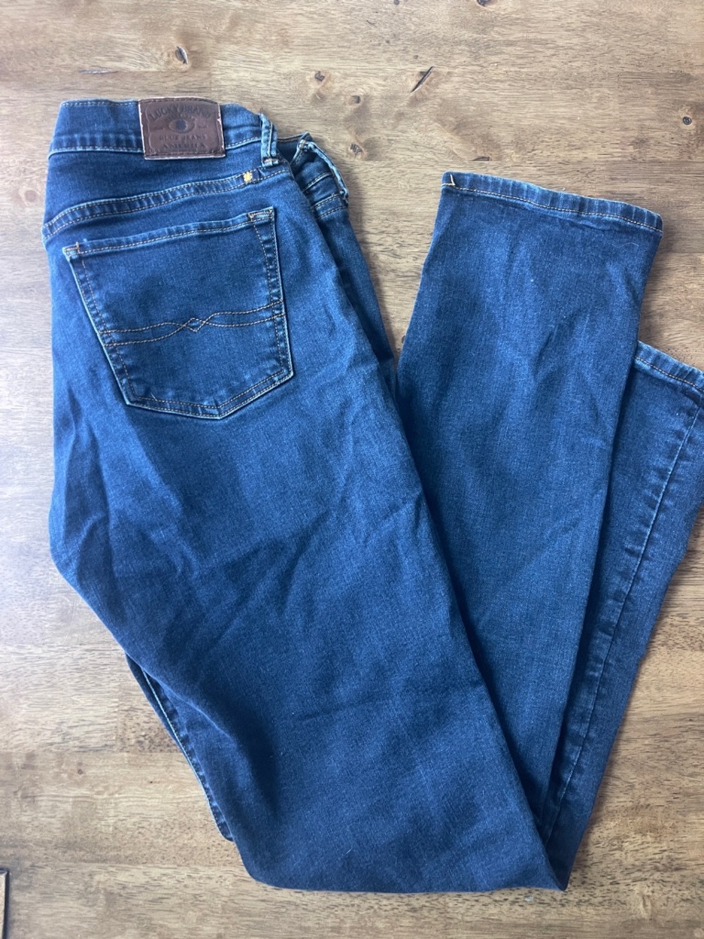 Lucky Brand women's Straight Indigo Blue Jeans with Back Pocket Stitch